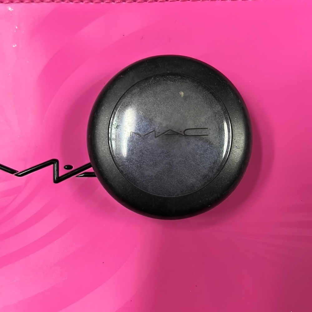 MAC THUNDER & RAIN Mineralize eyeshadow
